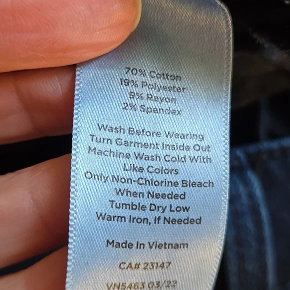 Talbot's Straight Leg Jeans Size 18W. Like new. - Picture 4 of 7